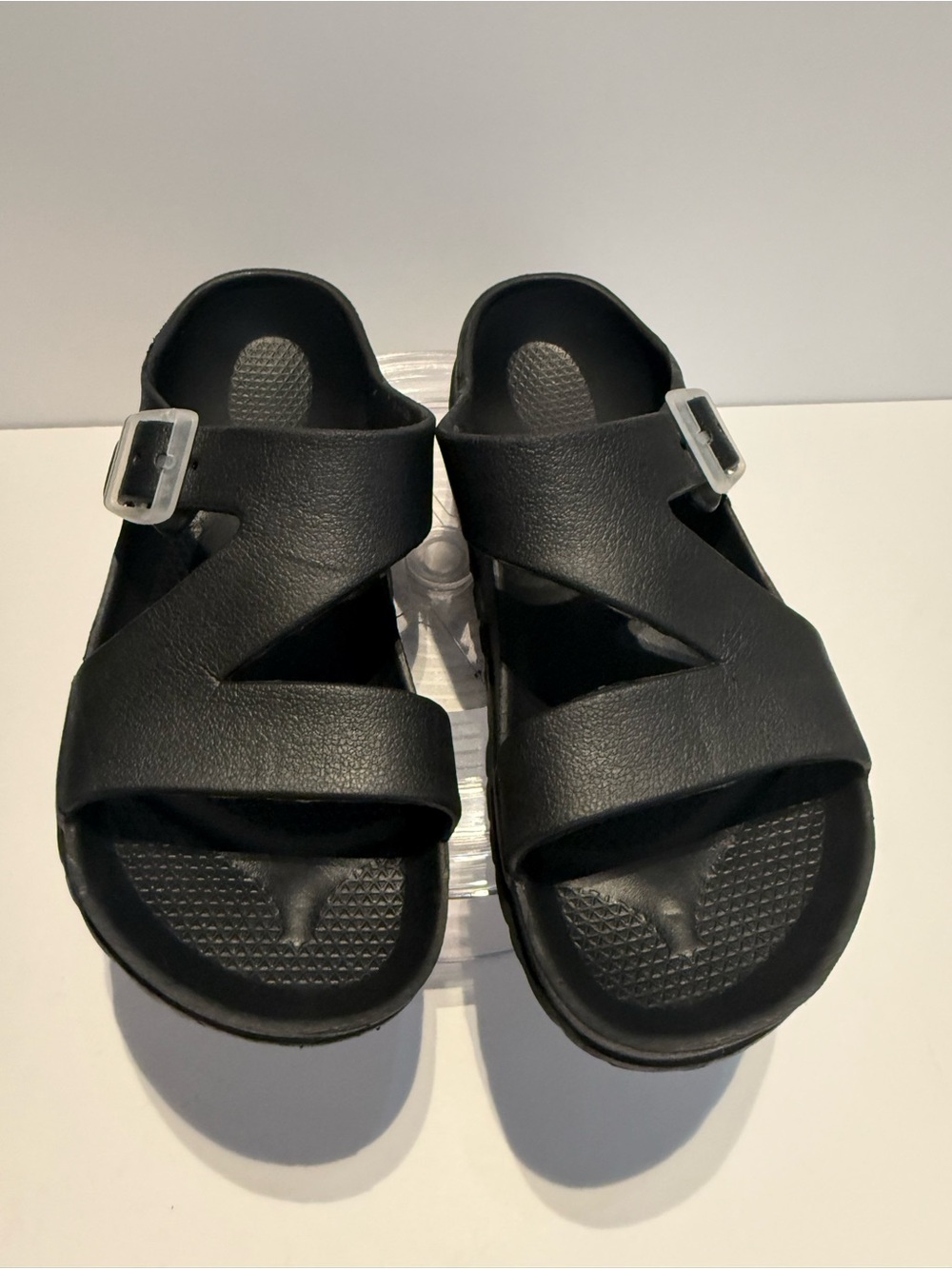 Women’s Black Maui Island Pool Slides with Adjustable Buckle